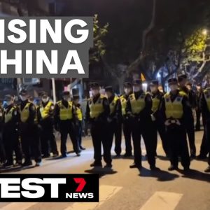 Protests erupt in China over COVID-zero policy | 7NEWS