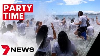 Queensland's Year 12 students celebrate last day at school | 7NEWS